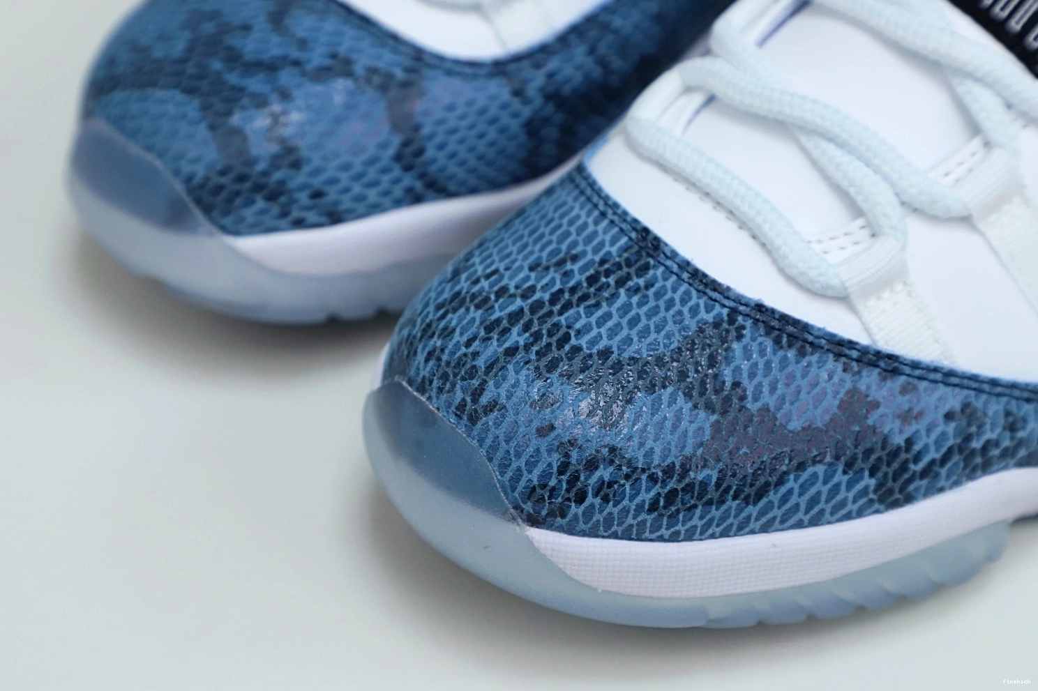 11 Jordan snakeskin” Jordan “navy Air 0116